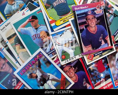 WOODBRIDGE, NEW JERSEY - Juy 25, 2020: a collection of 1980s Cleveland  Indians Baseball cards by Doruss, Fleer, and Topps Stock Photo - Alamy