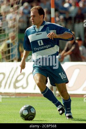 Roque Junior of Duisburg is on the ball during the Bundesliga match MSV  Duisburg v 1.FC Nuremberg at MSV Arena stadium of Duisburg, Germany, 02  December 2007. Diosburg won the match 1-0.