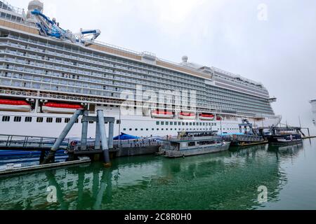 Ketchikan, Alaska - jul 23, 2018 - The cruise liner docked on harbor in Ketchikan downtown Alaska. Stock Photo