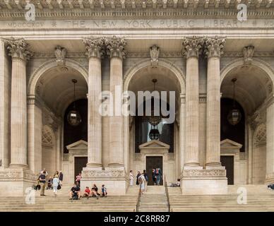 Exterior The New York Public Library, Stephen A. Schwarzman Building,  5th Avenue, Manhattan, NYC, New York, USA Stock Photo