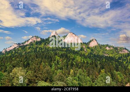 The Three Crowns massif in The Pieniny Mountains. Rafting on Dunajec river in Poland. Stock Photo