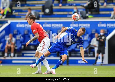 Jamie Vardy (9) of Leicester City misses the ball while under pressure from Victor Lindelof (2) of Manchester United Stock Photo