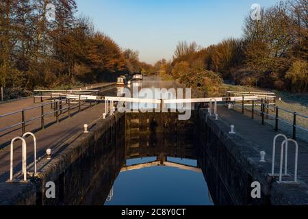 Waltham Town Lock on the river Lee at the border between Essex and ...