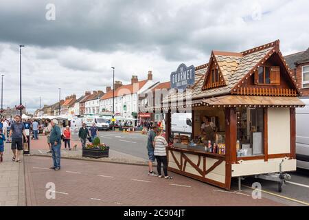 The Gormet Grill House on Market day, Northallerton High Street, Northallerton, North Yorkshire, England, United Kingdom Stock Photo