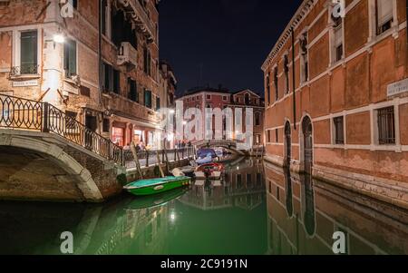 View of the streets of the historic centre of Venice and its canals.