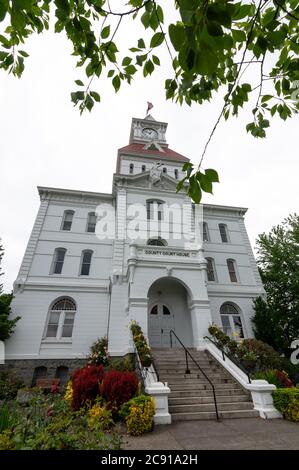 Corvallis, Oregon, USA - May 11, 2015: The entrance to the Benton County Courthouse Stock Photo