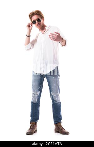 man beckoning come here gesture with hand Stock Photo - Alamy