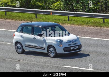 Fiat 500l pop star white cars stock photography and images - Alamy