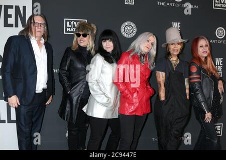 LOS ANGELES - JAN 4:  Kerry Brown, Linda Perry, L7 at the Art of Elysium Gala - Arrivals at the Hollywood Palladium on January 4, 2020 in Los Angeles, CA Stock Photo