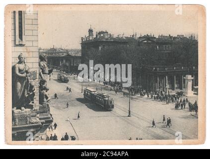 RUSSIA, USSR - CIRCA 1929: a monochrome postcard shows The Avenue of the 25th October at Leningrad Stock Photo