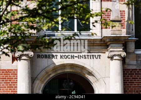 Berlin, Germany. 28th July, 2020. Photo taken on July 28, 2020 shows Robert Koch Institute (RKI) in Berlin, capital of Germany. The rapid rise in Germany's COVID-19 cases is very worrying, the country's public health agency Robert Koch Institute (RKI) said on Tuesday. Credit: Binh Truong/Xinhua/Alamy Live News Stock Photo