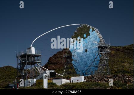 La Palma, Spain. 28th July, 2020. MAGIC (Major Atmospheric Gamma Imaging Cherenkov Telescopes) in Roque de los Muchachos Observatory, where some of the world's largest telescopes are located at the highest point on the island of La Palma in the Canary Islands Credit: Marcos del Mazo/Alamy Live News Stock Photo