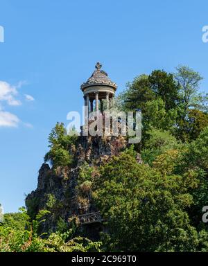 Temple de la Sibylle in the Parc des Buttes Chaumont - Paris, France Stock Photo