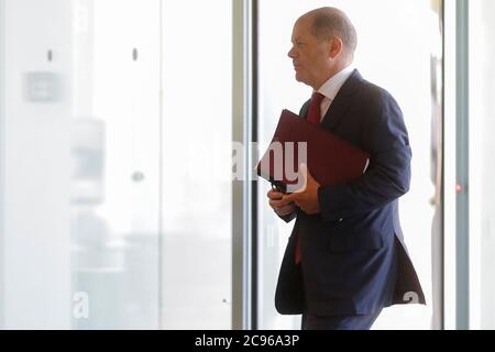 Berlin, Germany. 29th July, 2020. Olaf Scholz (SPD), Federal Minister of Finance, arrives for the cabinet meeting, which he chairs on behalf of Chancellor Merkel, who is currently on vacation. Credit: Markus Schreiber/AP POOL/dpa/Alamy Live News Stock Photo