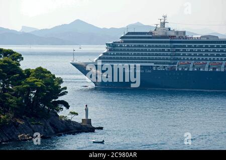 The MS Oosterdam, Holland America Line Vista class cruise ship leaving the port of Dubrovnik in Southern Croatia. Stock Photo