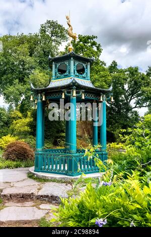 Cliveden House Maidenhead Berkshire, views of Chinese style pagoda and water garden Stock Photo