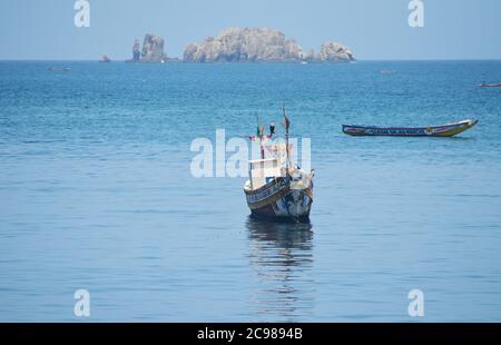 Îles de la Madeleine (the smallest national park in the world) seen across Soumbédioune bay in Dakar’s peninsula, Senegal Stock Photo