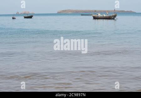 Îles de la Madeleine (the smallest national park in the world) seen across Soumbédioune bay in Dakar’s peninsula, Senegal Stock Photo