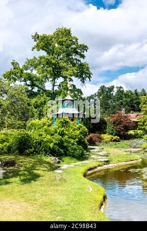 Cliveden House Maidenhead Berkshire, views of Chinese style pagoda and water garden Stock Photo