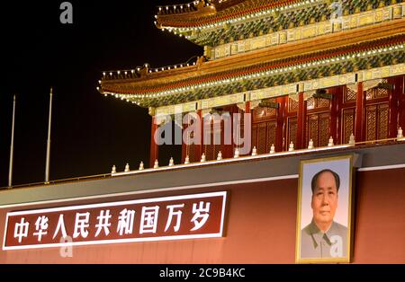 Portrait of Mao Zedong (Mao Tse-Tung) in Tiananmen Gate, Forbidden City. Beijing, China Stock Photo