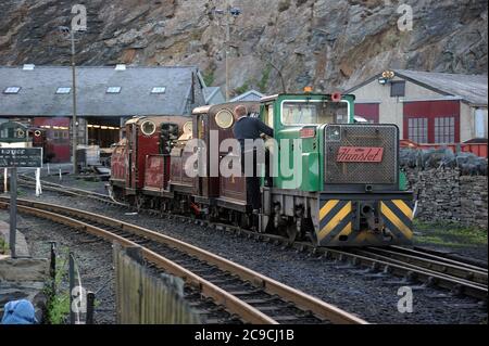 4wD 'Moel Y Gest' shunts 'Palmerston' and 'Princess' at Boston Lodge. Stock Photo