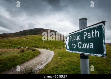 Sign on the Jock's Road, a famous right of way between Glen Doll and Braemar in Scotland, UK. At 20km long, it is also known as the Tolmounth Stock Photo