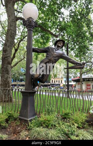 Gene Kelly statue from Singing in the Rain, Leicester Square, London, England Stock Photo