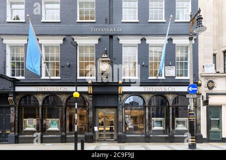 Tiffany & Co. flagship is a luxury jewelry and accessory store temporarily  located at 6 E. 57th Street, New York City, USA Stock Photo - Alamy