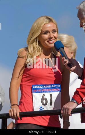 The singer Katherine Jenkins before the start of the annual Admiral Swansea Bay 10K run from Swansea to Mumbles and back. Stock Photo