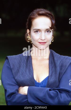 Schloß Hohenstein - Irrwege zum Glück, Fernsehserie, Deutschland 1992 - 1995, Darsteller: Anouschka Renzi Stock Photo