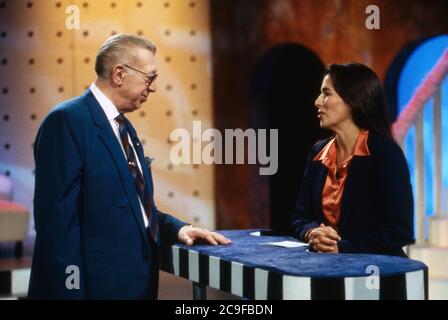 Parlazzo, Medienshow, Deutschland 1991 - 1998, Sendung vom 6. Oktober 1997, Gaststar: Schauspieler Horst Tappert und Moderatorin Anne Will Stock Photo