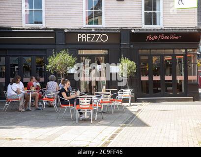Sevenoaks,Kent,31st July 2020,People dine Alfresco outside Prezzo on the Hottest Day of the year in Sevenoaks, Kent. The forecast is for 32C sunny with a gentle breeze and is to be cooler for the weekend.Credit: Keith Larby/Alamy Live News Stock Photo