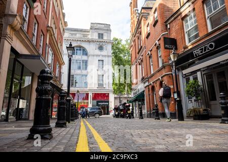 London- July, 2020: Kensington Court, a small sids street of restaurants / shops off Kensington High Street in West London Stock Photo
