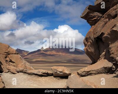 Rock formation in the high plateau of the Siloli Desert, near the Salar de Uyuni (Uyuni Salt Flat) and the border with Chile, in southwestern Bolivia. Stock Photo