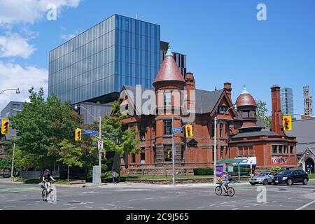 Toronto, Canada - July 31, 2020: The downtown campus of the University of Toronto is an eclectic mix of old and modern architecture, with the business Stock Photo