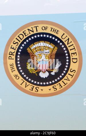Presidential seal of Air Force One known as SAM26000, a Boeing 707 ...