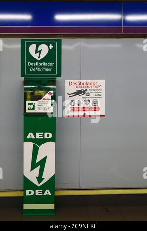Defibrilator and first aid equipment at emergency station in Paco de Lucia Line 9 metro station, Madrid, Spain Stock Photo
