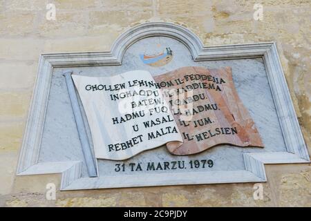 Plaque commemorating Freedom Day (31 March 1979) outside the Presidential Palace in Valletta, Malta. Stock Photo