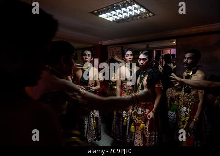 Jakarta, Indonesia. 1st Aug, 2020. Members of the Wayang Orang Bharata troupe make preparations backstage before playing in a Javanese human puppet show with limited on-site audience amid the COVID-19 outbreak in Jakarta, Indonesia, Aug. 1, 2020. The performance was also live streamed as a fundraiser to encourage Javanese human puppet show enthusiasts to help the troupe's actors and their families overcome current financial struggles. Credit: Agung Kuncahya B./Xinhua/Alamy Live News Stock Photo