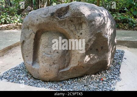 Altar 7, the Altar of the Owls, from the Olmec ruins of La Venta. Preclassic Period (700-400 B.C.).  La Venta Museum, Villahermosa, Mexico. Stock Photo