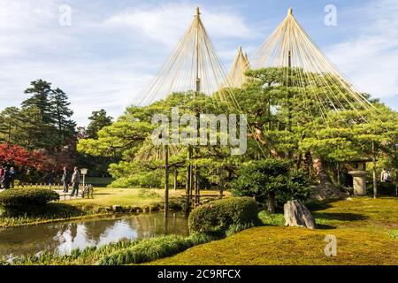 Kanazawa, Japan. Kenroku-en, an old private garden, and one of the Three Great Gardens of Japan (Nihon Sanmeien), during autumn Stock Photo