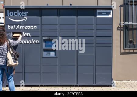 Amazon Packstation where customers can pick up their order themselves ...