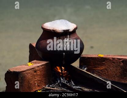 Attukal pongala is a 10 day festival celebrated at attukal temple ,thiruvanathapuram,kerala,india during which a huge gathering of millions of womens Stock Photo