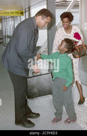 Muhammad Ali arriving at London Heathrow Airport 1989 Stock Photo