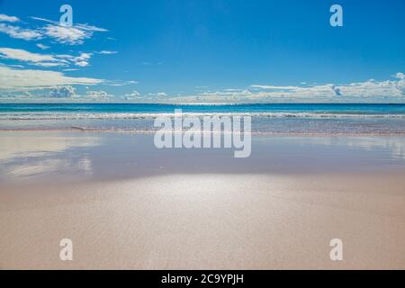 The beautiful sandy beach at Horseshoe Bay, on the island of Bermuda Stock Photo