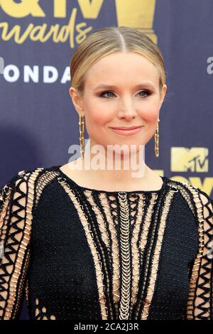 LOS ANGELES - JUN 16:  Kristen Bell at the 2018 MTV Movie And TV Awards at the Barker Hanger on June 16, 2018 in Santa Monica, CA Stock Photo