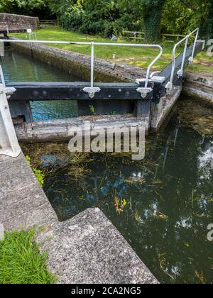 Hamstead Lock, Kennet and Avon Canal, Newbury, Berkshire, England, UK, GB. Stock Photo