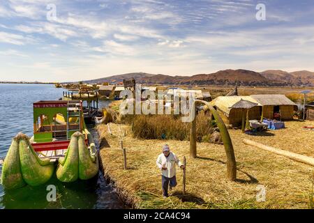 Puno, Peru - september 27, 2018: Uros Floating islands in Titikaka lake at the Border between Peru and Bolivia, in Peru Stock Photo