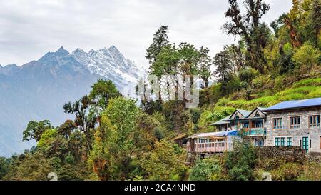 View at Himalayan mountains landscape on the trek to Chutok La pass (2945) and Paiya from Lukla, Nepal Stock Photo