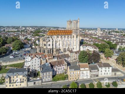 Adult Guide in Mantes-la-Jolie